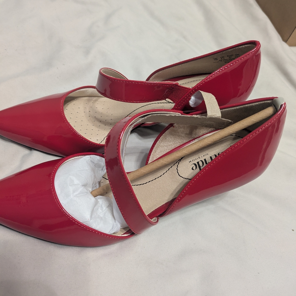 Life Stride Red Heels Elegant Design